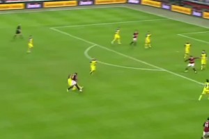 能把力量与技巧的足球结合的如此之好，非西多夫莫属