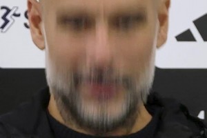 记者：你喜欢这场比赛吗？ 瓜瓜：“我的天哪，我掉头发了！”