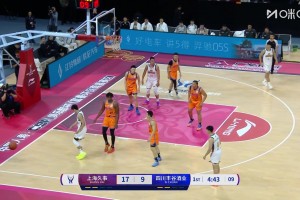 NBA盖帽王降维打击！怀特塞德大帽CBA榜眼，观感太凶残了！