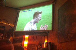 集合！名场面：18年世界杯德国对瑞典最后4分钟德国酒吧实况！