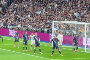 实拍：塞尔塔门将拉杜神扑力保球队击败皇马！国米球迷：？？？