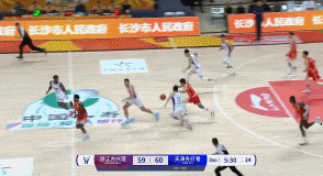 攻防发力！孙铭徽反击强攻得手广厦打出9-0的攻击波反超比分